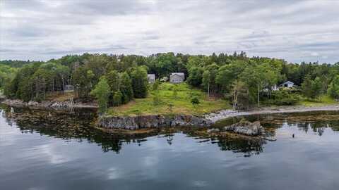 391 Main Road, Islesboro, ME 04848