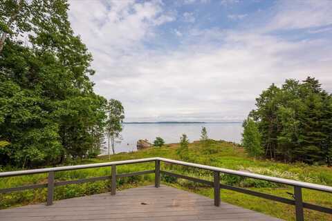 391 Main Road, Islesboro, ME 04848