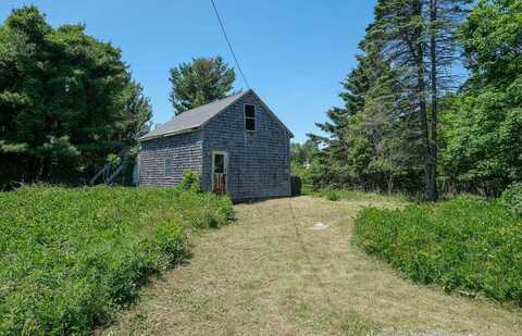 10 Cemetery Road, Stonington, ME 04681