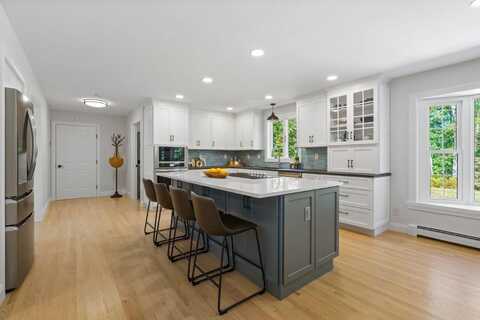 35 Rice Road, Boothbay, ME 04544