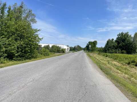 61 Industrial Park Street, Pittsfield, ME 04967