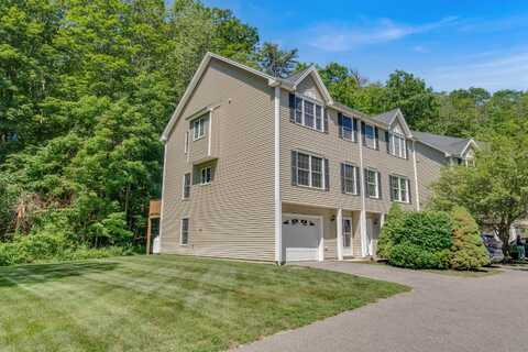 8 Woodside Drive, Gorham, ME 04038