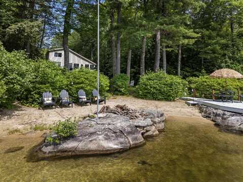 7 Papoose Island Road, Raymond, ME 04071