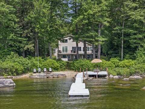 7 Papoose Island Road, Raymond, ME 04071