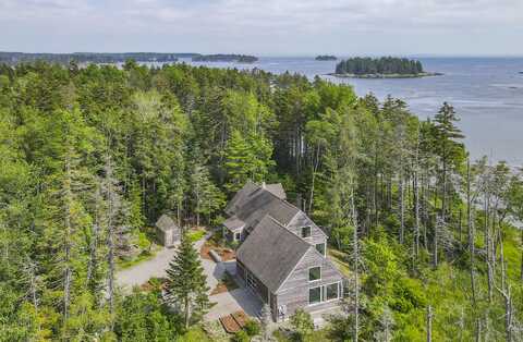 133 Scraggle Point Road, Saint George, ME 04859