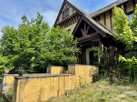 89 Talbot Avenue, Rockland, ME 04841