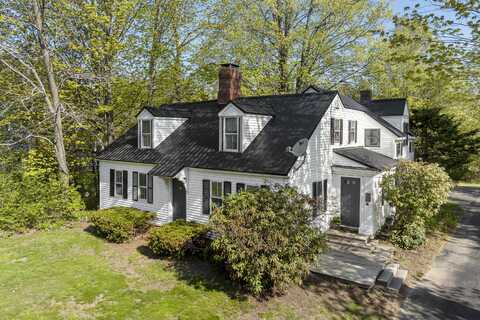 15 Winter Street, Topsham, ME 04086