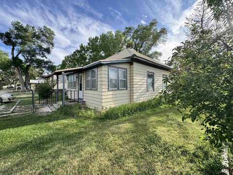 400 6th Avenue, Edgemont, SD 57735