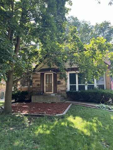 1860 Belleview Avenue, Westchester, IL 60154