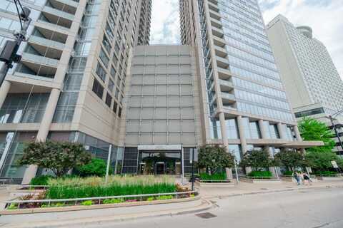 600 N LAKE SHORE Drive, Chicago, IL 60611