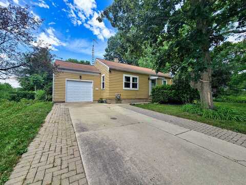411 Woodward Avenue, Geneva, IL 60134