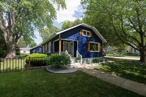 96 E Jackson Street, Oswego, IL 60543