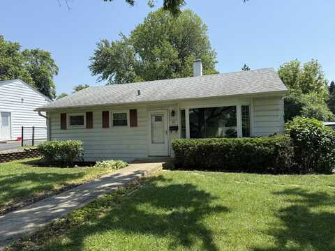 29 N ROSLYN Road, Westmont, IL 60559