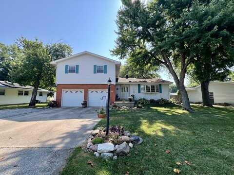 17 Park Drive, Villa Grove, IL 61956