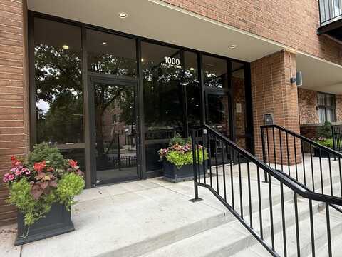 1000 E 53rd Street, Chicago, IL 60615