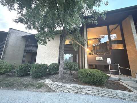 6156 Knoll Way Drive, Willowbrook, IL 60527
