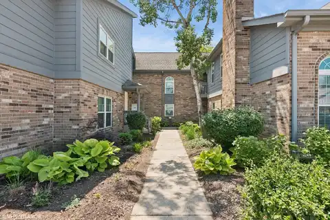 23 Foxcroft Road, Naperville, IL 60565