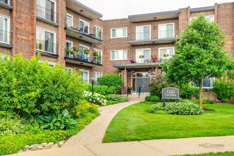 1230 N Western Avenue, Lake Forest, IL 60045