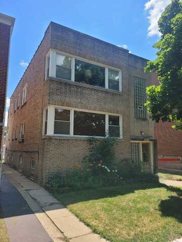 2521 W Farragut Avenue, Chicago, IL 60625