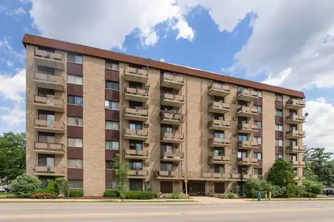850 Des Plaines Avenue, Forest Park, IL 60130