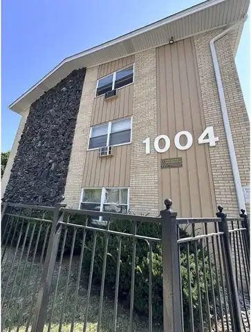 1004 Des Plaines Avenue, Forest Park, IL 60130