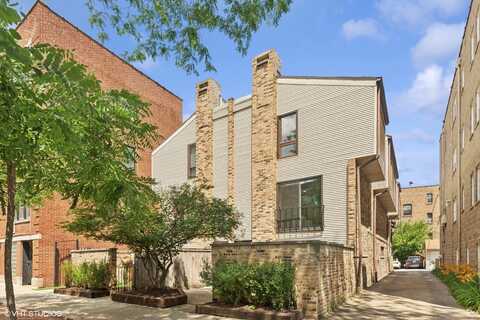 636 W Buckingham Place, Chicago, IL 60657