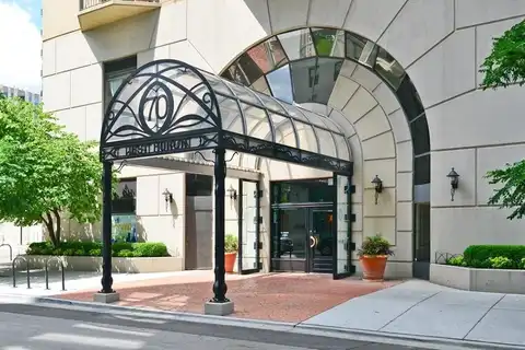 70 W Huron Street, Chicago, IL 60654