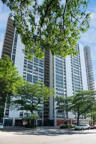 1360 N Sandburg Terrace, Chicago, IL 60610