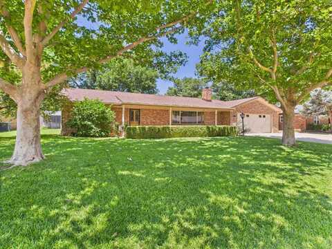 708 PHILLIPS Drive, Dumas, TX 79029