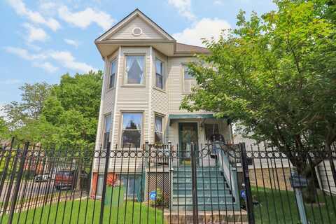 2559 N Saint Louis Avenue, Chicago, IL 60647