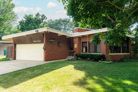 817 Meadow Lane, Sycamore, IL 60178