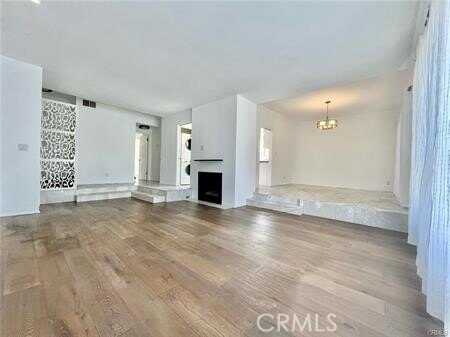 221 S Gale Drive, Beverly Hills, CA 90211