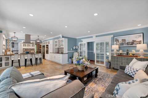 7951 Woodlake Avenue, West Hills, CA 91304