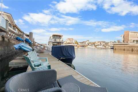 16712 Baruna Lane, Huntington Beach, CA 92649