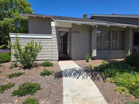 8566 Larkhall Circle, Huntington Beach, CA 92646
