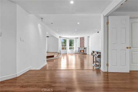 5333 Zelzah Avenue, Encino, CA 91316