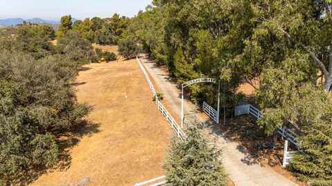 24903 Oakana Road, Ramona, CA 92065