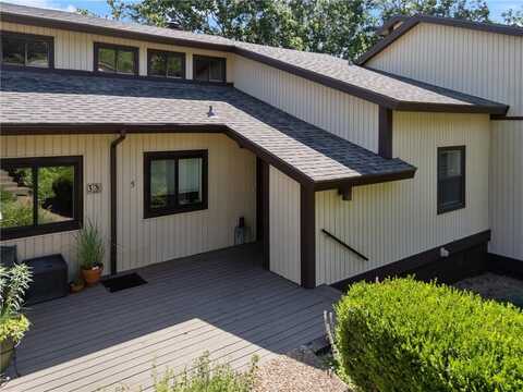 5 White Oak LN, Holiday Island, AR 72631