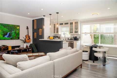 972 Larrabee Street, West Hollywood, CA 90069