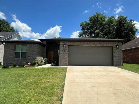 964 S Liberty DR, Fayetteville, AR 72701