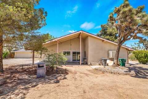 8082 Grand Avenue, Yucca Valley, CA 92284