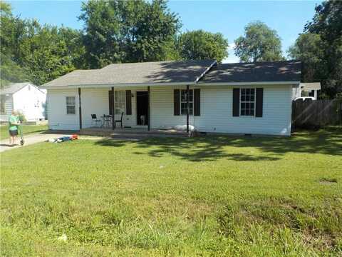 108 NE Boston ST, Gravette, AR 72736