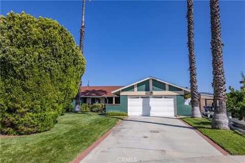 27200 Pine Hills Avenue, Canyon Country, CA 91351