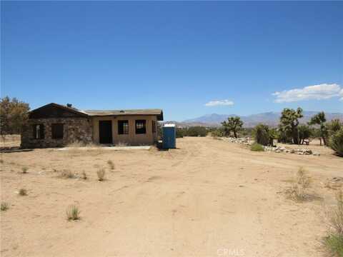 8626 La Contenta Road, Yucca Valley, CA 92284