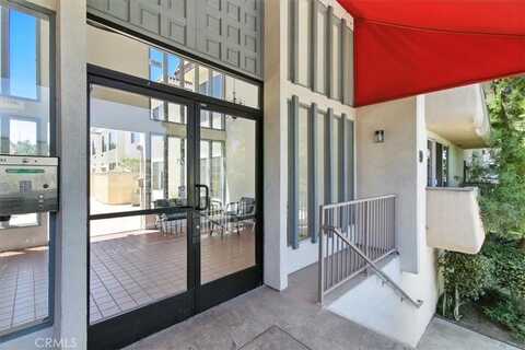 18640 Collins Street, Tarzana, CA 91356