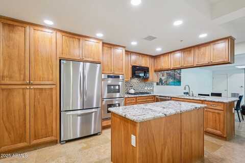7161 E RANCHO VISTA Drive, Scottsdale, AZ 85251