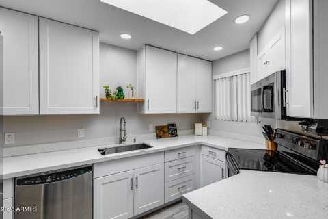 9242 N 47TH Court, Glendale, AZ 85302