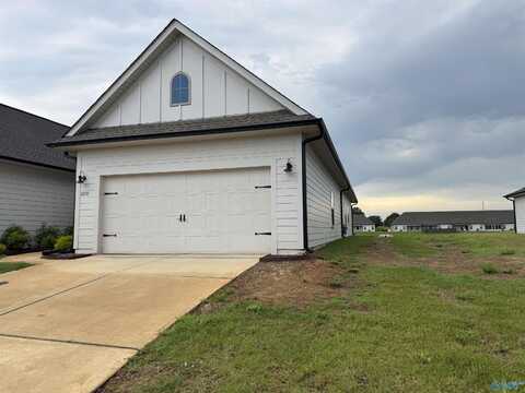 12637 Whitcomb Circle, Athens, AL 35613