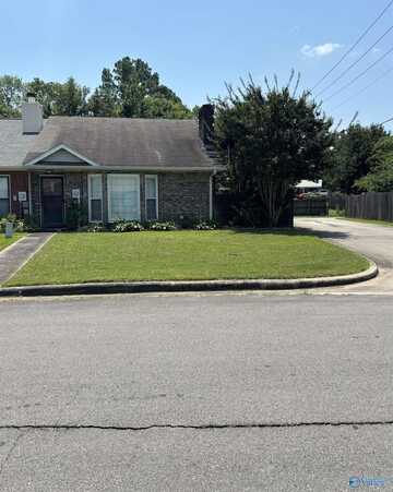 513 Springview Street SW, Decatur, AL 35601