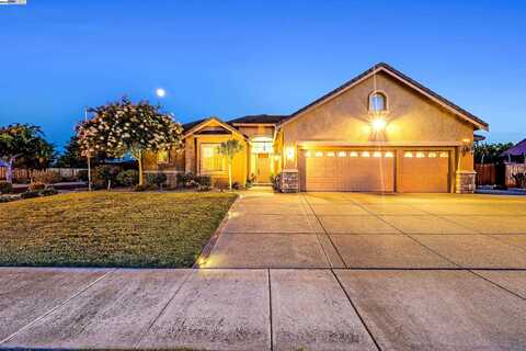 740 Buckeye Ct, Brentwood, CA 94513